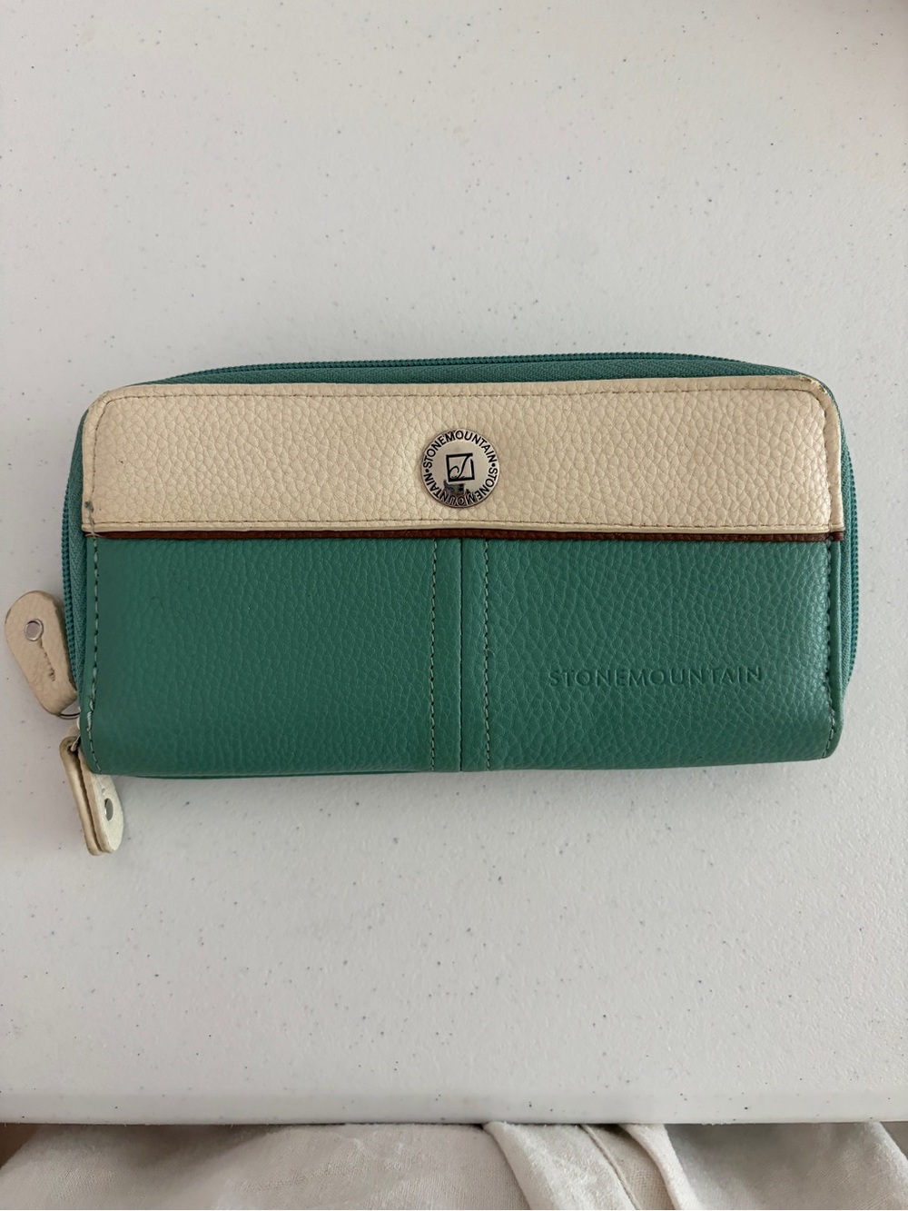 Stone Mountain Accessories Teal and Cream Zip Wallet with Pebbled Finish